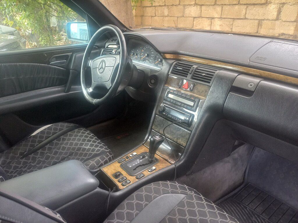Mercedes E 230, 2.3 L, 1996 il, 400 000 km 50-DM-057 — Avtomobillər, Bakı (5)