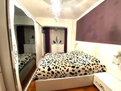 Satılır 2 otaqlı köhnə tikili 65 m² — Bakı