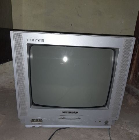 İki ədəd klassik kineskop televizor 1) JVC Super Multi CRT TV — Digah