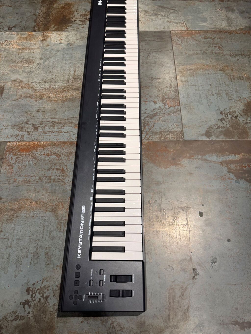 Salam herkese M-Audio Keystation 88 MK3 tezə vezyetdedi çox isdifade — Akustik sistemlər, Bakı (3)