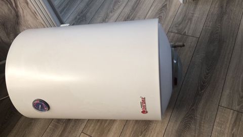 Thermex su qızdırıcısı (boyler). Divara quraşdırılan, silindrik — Masazır