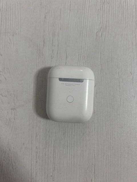 Bluetooth qulaqlıq – TWS (tam simsiz) model - Rəng: ağ - Qulaqlıq — Bakı