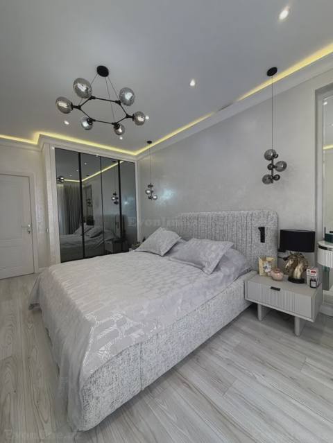 Satılır 3 otaqlı Mənzil Yeni tikili 117 m² Bakı, Yasamal r., İnşaatçılar m., Yeni Yasamal — Uğur — Пәтер
