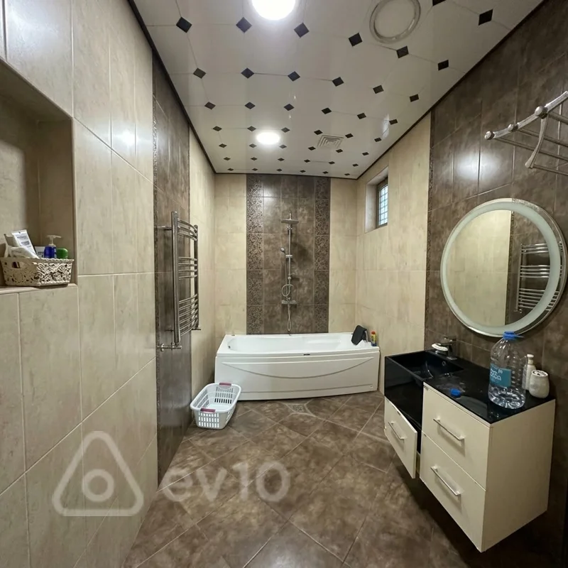 3 otaqlı mənzil, 140 m², Özbəkistan küçəsi — kirayə — Mənzil, Bakı (10)