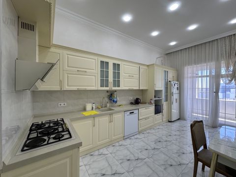Satılır 3 otaqlı yeni tikili 140 m² — Bakı