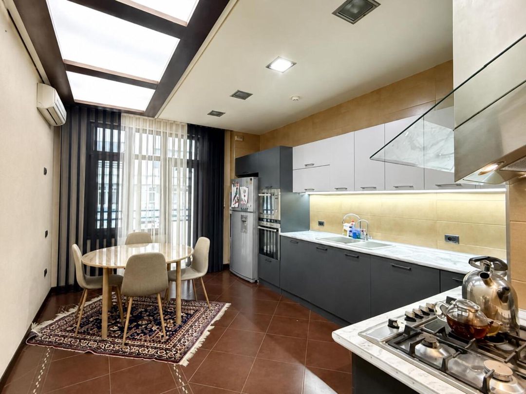 Satılır 4 otaqlı yeni tikili 240 m² — Mənzil, Bakı (11)