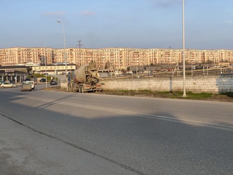 Satılır obyekt 900 m² — Bakı