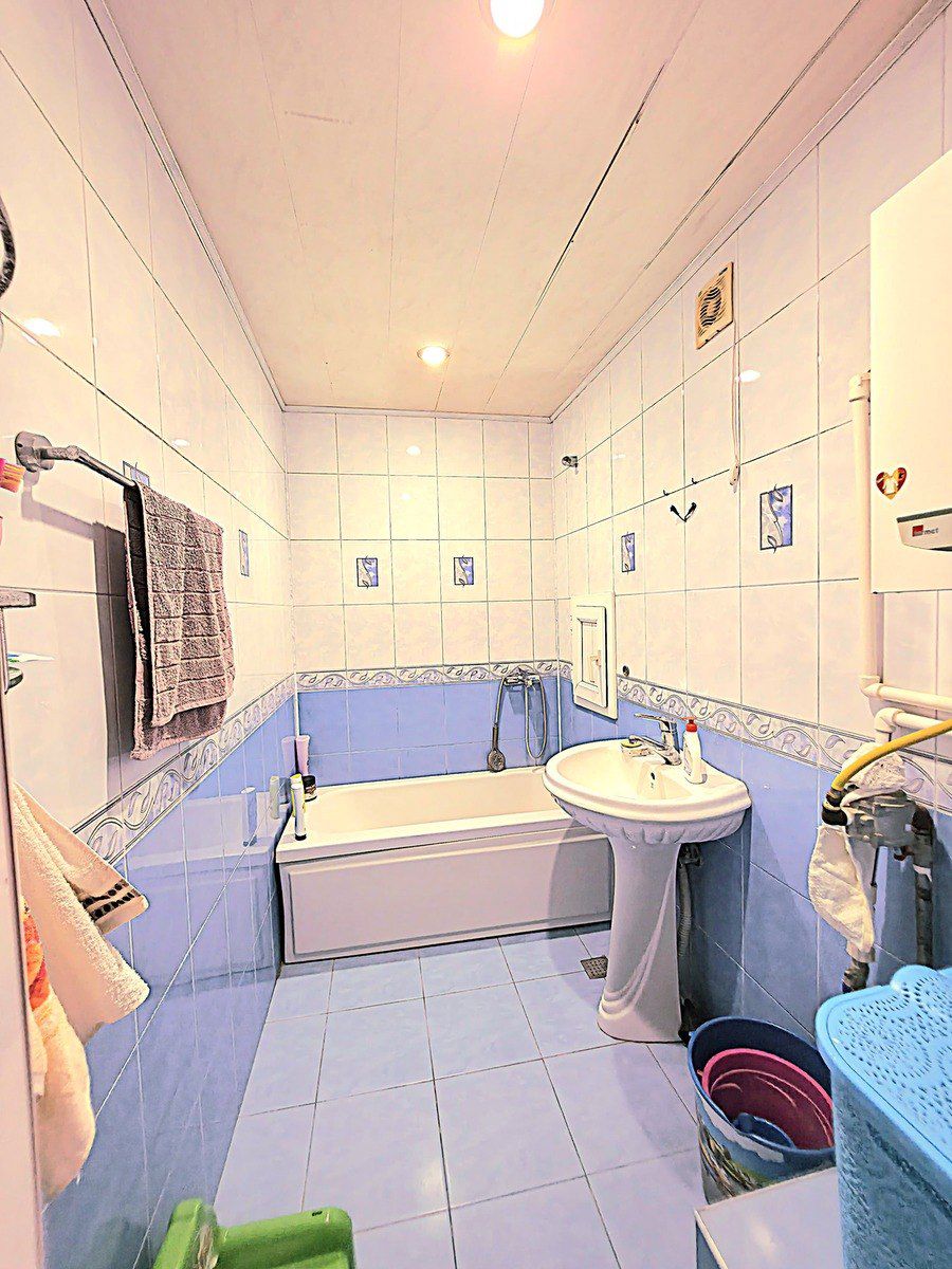 Satılır 4 otaqlı köhnə tikili 110 m² — Mənzil, Bakı (7)