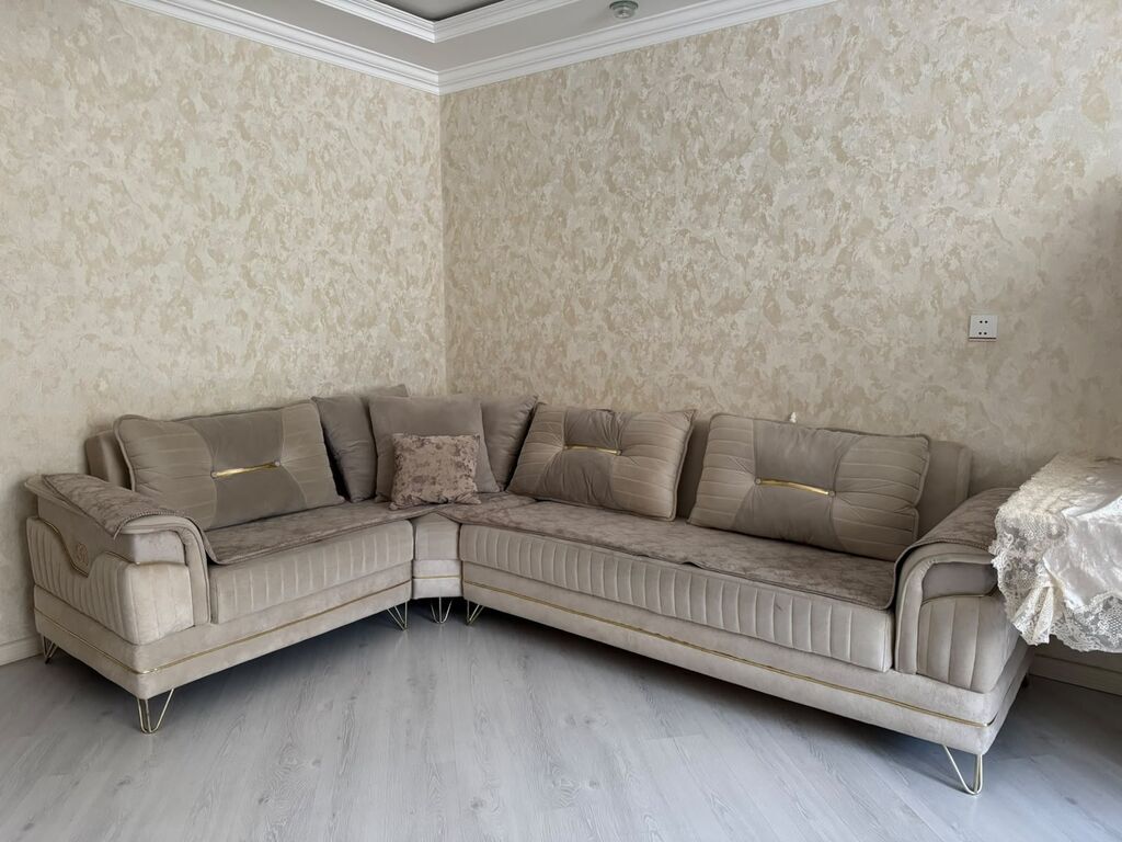 Künc divan satılır 500₼. ölçü 3×2. açılır,baza var.Ünvan Razin — Divanlər, Digah