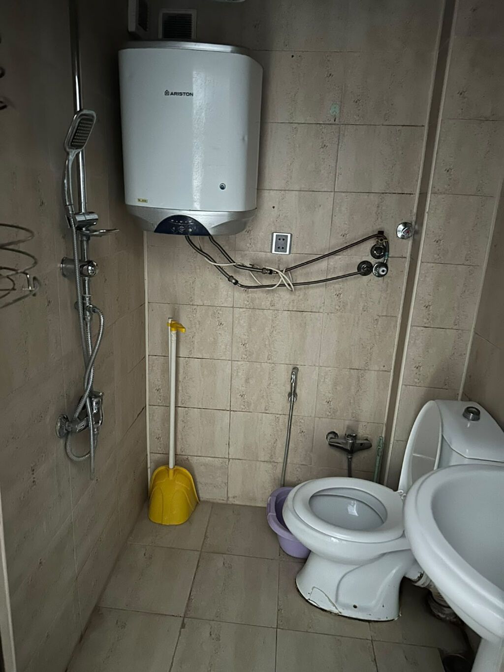 Ofis haqqi 30 faiz. Elimler metrosuna ayaqla 5-8 deyqelik mesafede — Mənzil, Bakı (9)