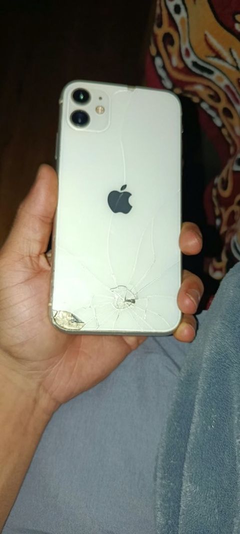 IPhone 11, Ağ, Qırıq — Masallı