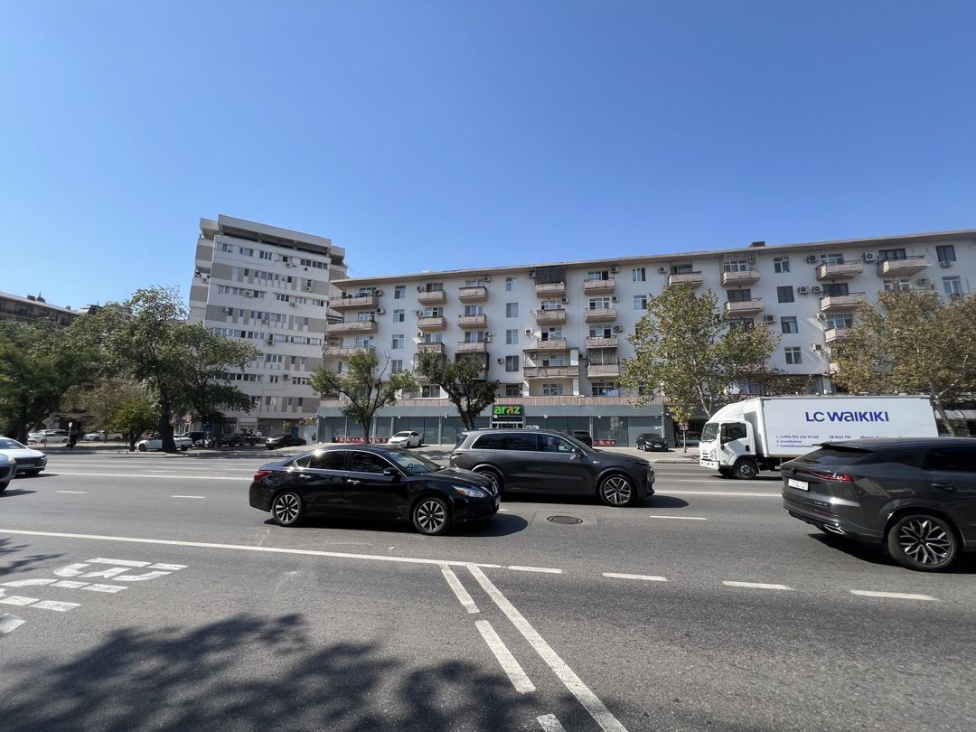 Satılır 2 otaqlı köhnə tikili 60 m² — Mənzil, Bakı