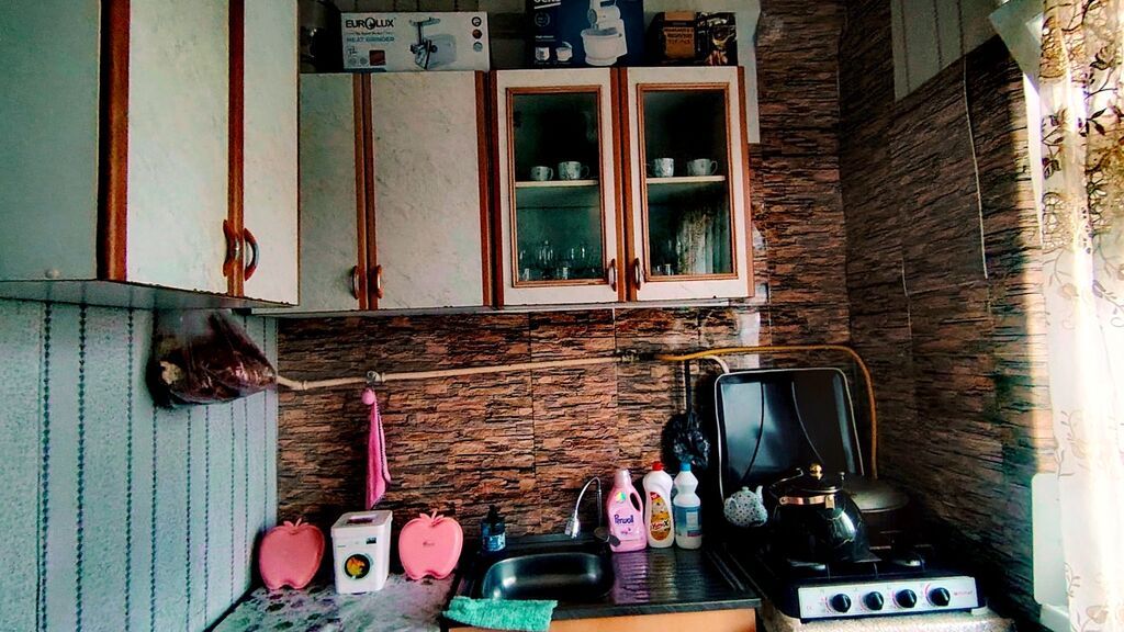 Yeni Günəşli qəsəbəsi D massivində 2 otaqlı leninqrad layihəli mənzil — Mənzil, Bakı (7)