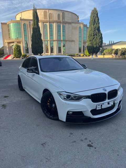 BMW 330, 2.0 L, 2015 il, 211 100 km — Bakı