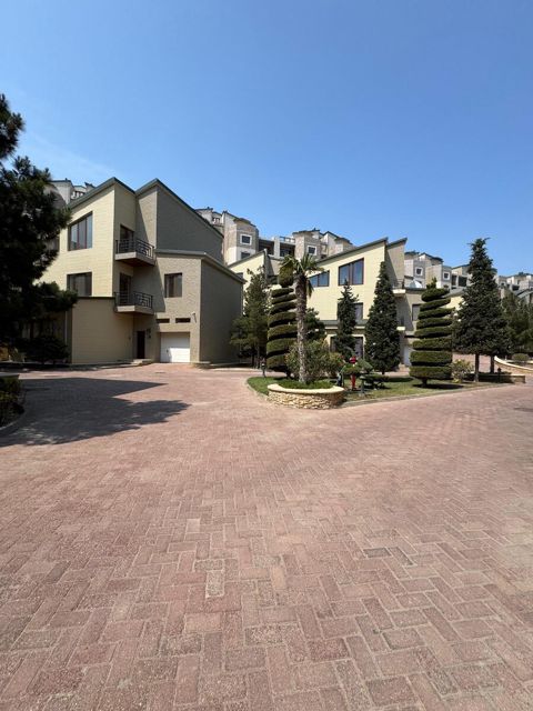 Satılır 3 otaqlı yeni tikili 158 m² — Bakı