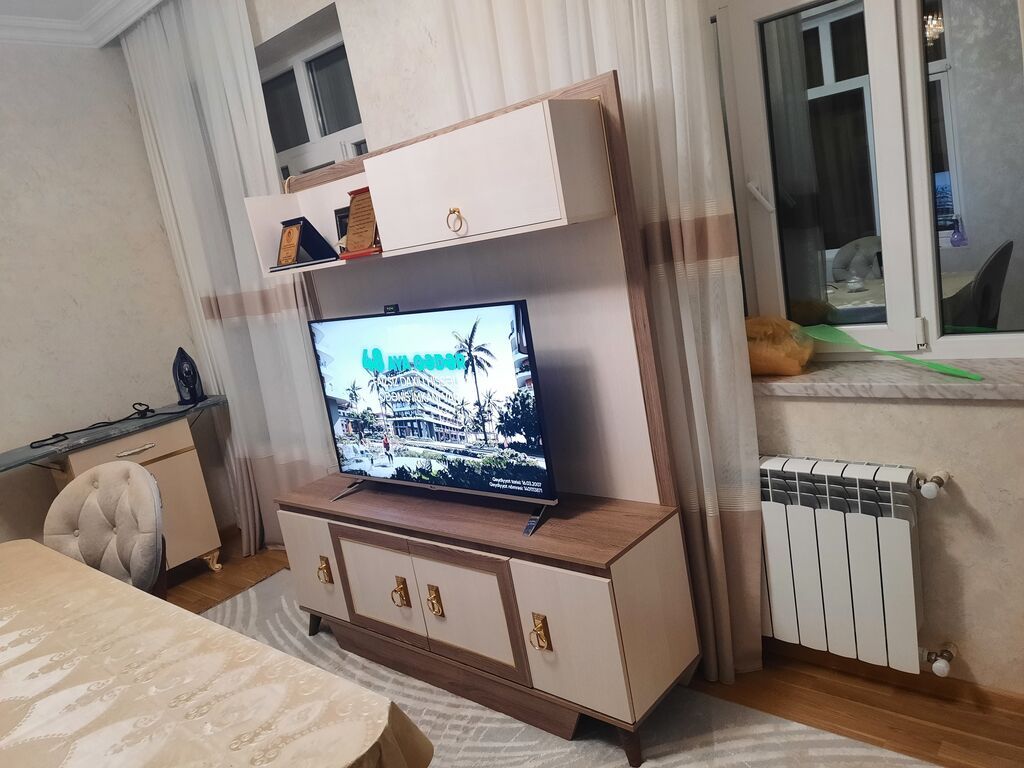 TV stendi və vitrinli divar modulu - Material: MDF/Laminate — Televizor altlıqları və standlar, Gəncə (2)