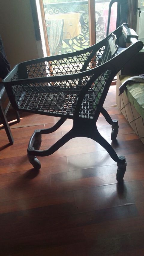 Plastik alış-veriş arabası - Material: möhkəm plastik korpus, metal — Bakı