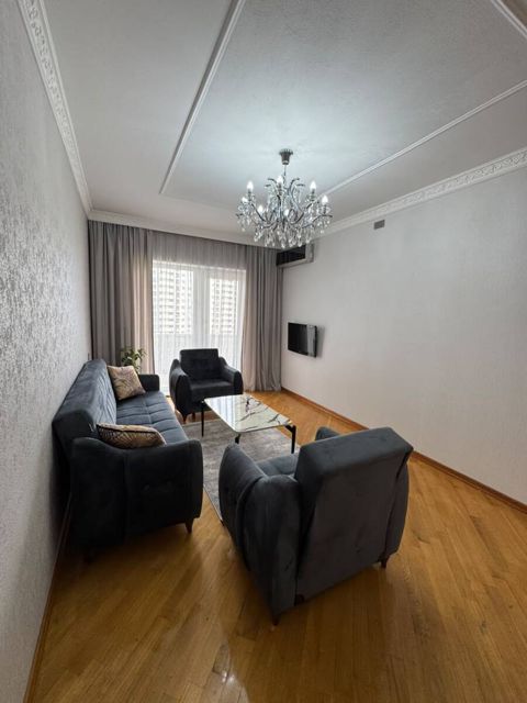 Satılır 3 otaqlı köhnə tikili 85 m² — Bakı