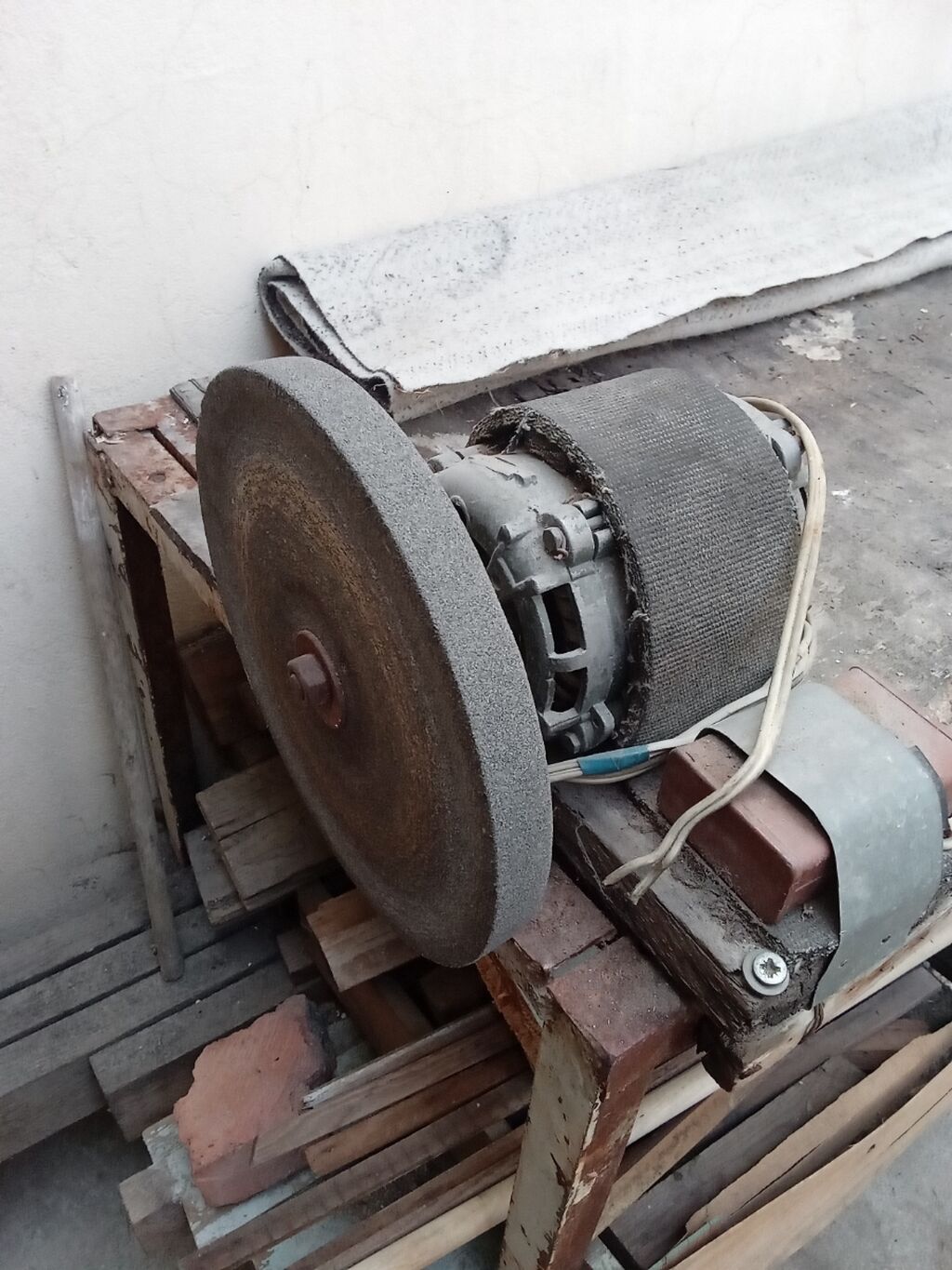 Stasionar daşlama aparatı (tozdaş/şüşə daşlama) - Güclü elektrik — Stanoklar, Bakı