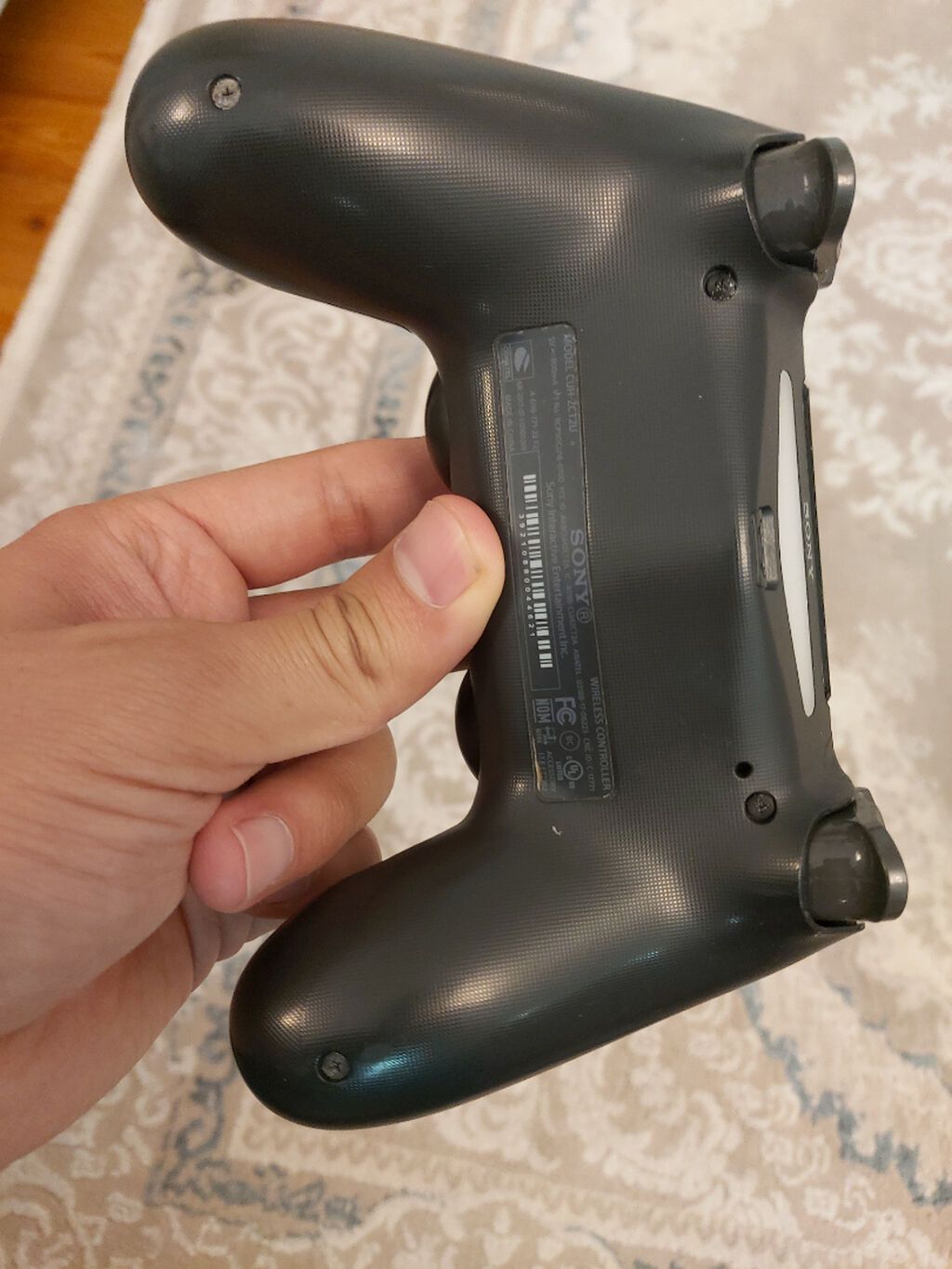 Sony PlayStation 4 DualShock 4 simsiz oyun pultu – qara rəng — Aksesuarlar, Bakı (2)