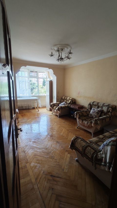 Satılır 2 otaqlı köhnə tikili 60 m² — Bakı