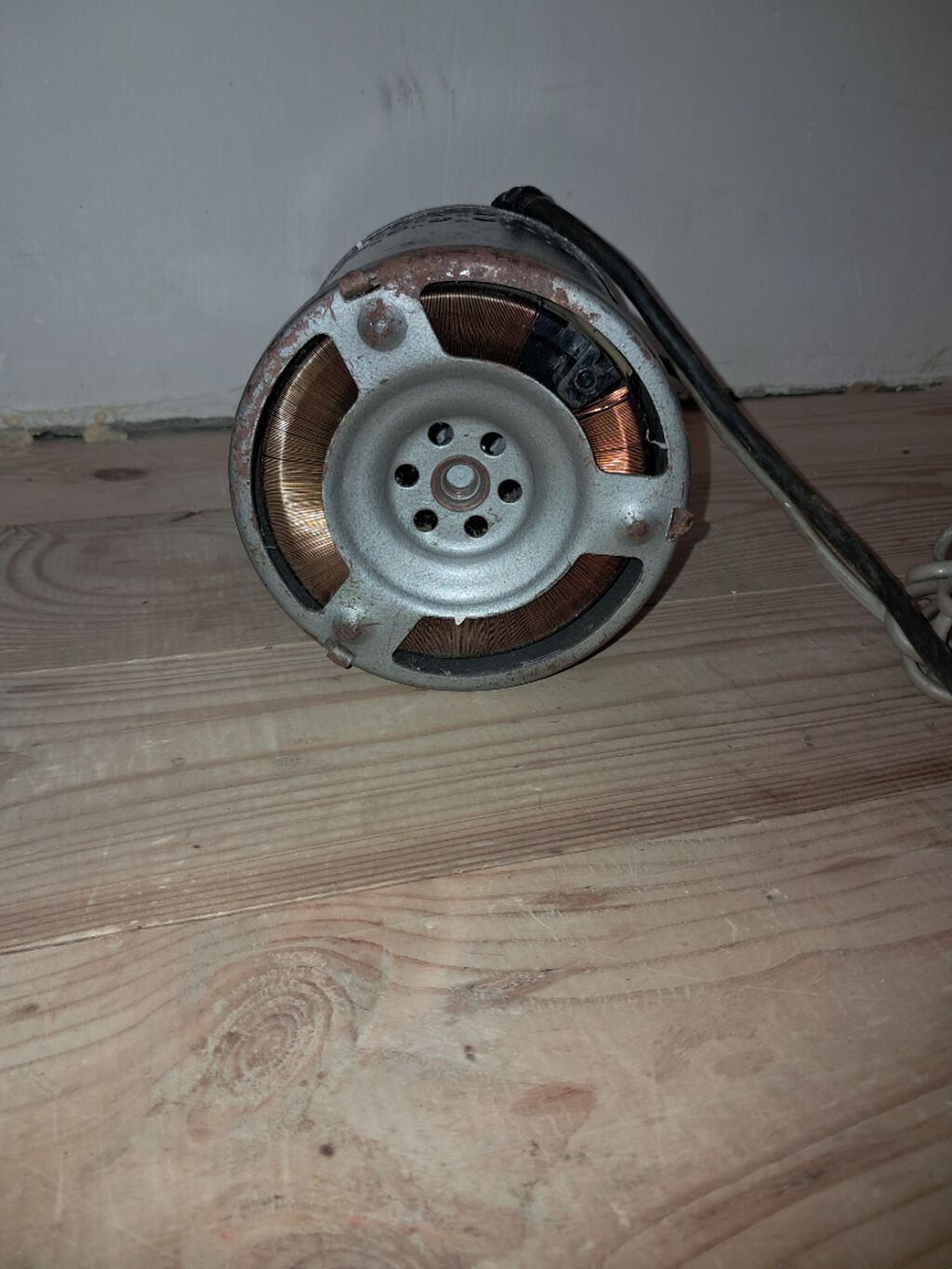 0 - 250 Volt 2 A Sovet Istehsali Sumqayıtdadı Almaq Fikri — Ev malları, Sumqayıt (5)