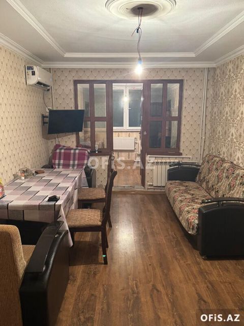 Köhnə tikili Kirayə Verilir Nizami r., Neftçilər m., 3 otaq, 75 m² — Bakı