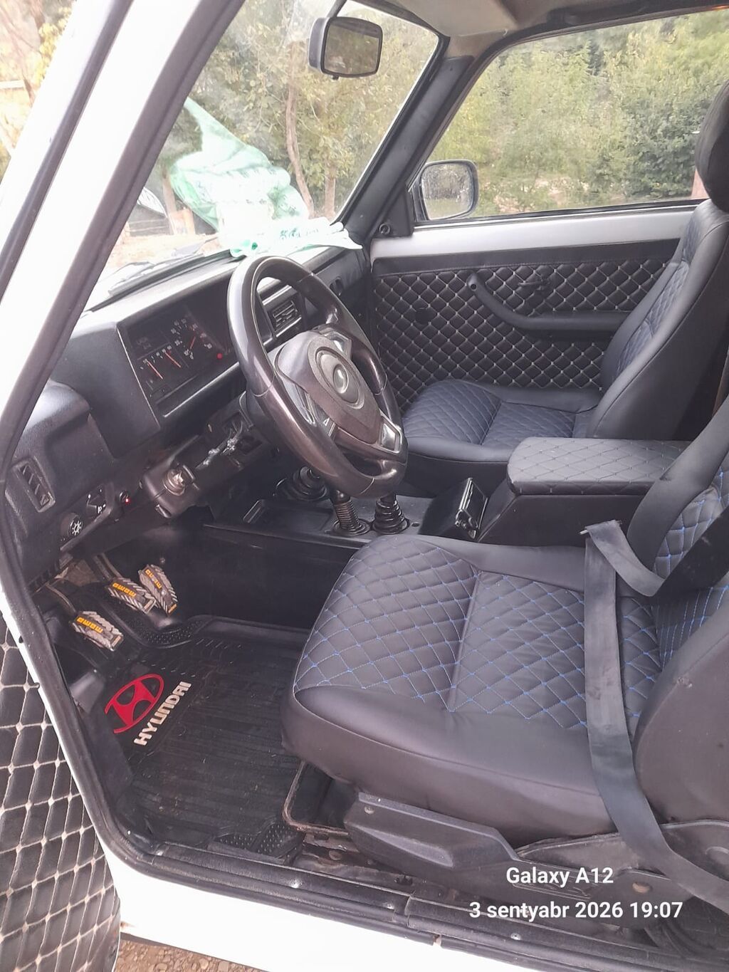 Lada Niva (3 qapı) – ağ rəng, 4x4 ofroud krossover/SUV. Texniki 77-FH-953 — Avtomobillər, Masallı (8)