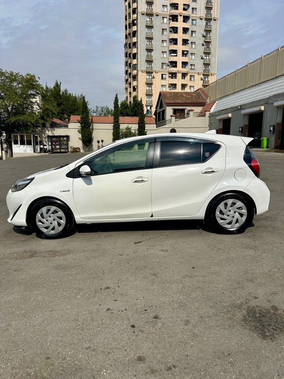 Toyota Aqua, 1.5 L, 0.87 kWh, 2018 il, 159 000 km — Avtomobillər, Bakı (2)