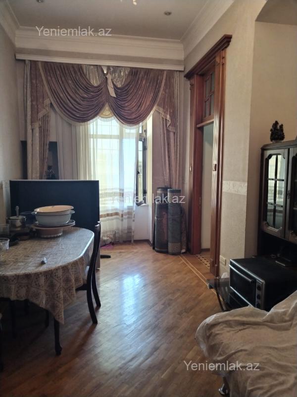 Satılır 5 otaqlı Bina evi menzil (Köhnə tikili), 200 m², Yasamal rayonu — Mənzil, Bakı (5)