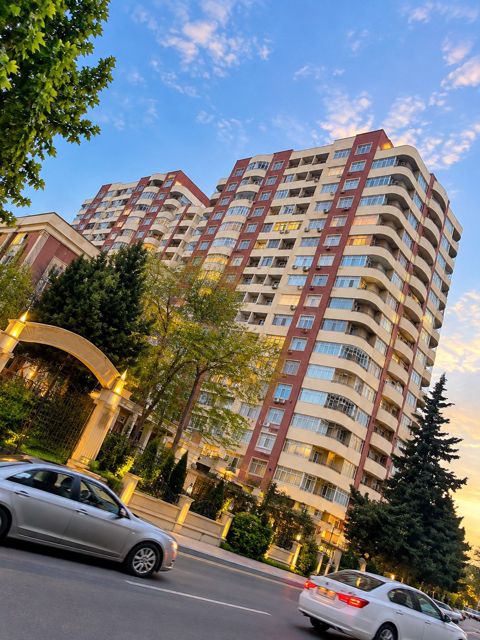 Satılır 4 otaqlı yeni tikili 165 m² — Bakı