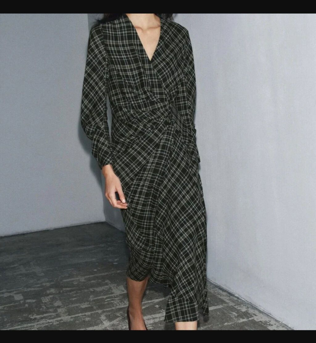 Zara don yeni internet alınıb Razmer kiçik oldu deye satilir. Razmer — Axşam paltarları, Bakı
