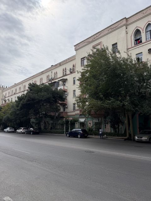Satılır 1 otaqlı köhnə tikili 35 m² — Bakı