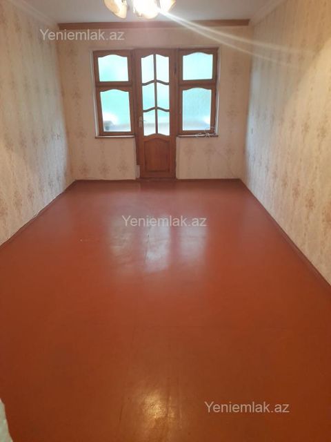 Satılır 3 otaqlı Bina evi menzil (Köhnə tikili), 65 m², 8-ci mikrorayon — Sumqayıt