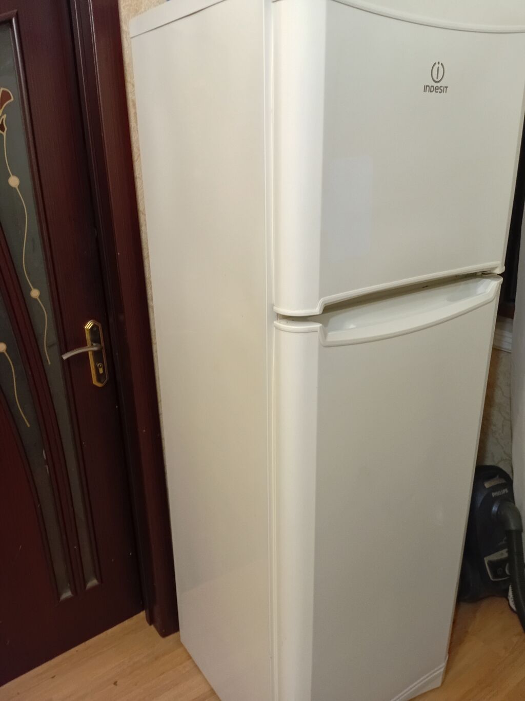 Indesit iki qapılı soyuducu - Rəng: ağ - Yuxarıda dondurucu bölməsi — Soyuducular, Bakı (2)