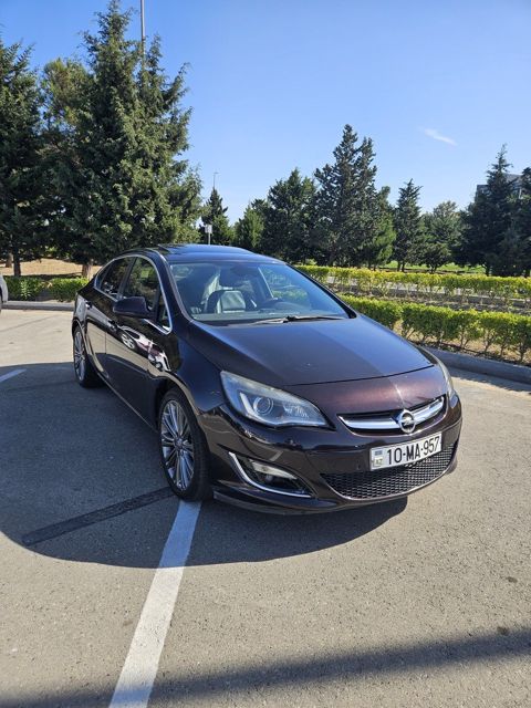 Opel Astra, 1.6 L, 2013 il, 289 000 km — Bakı