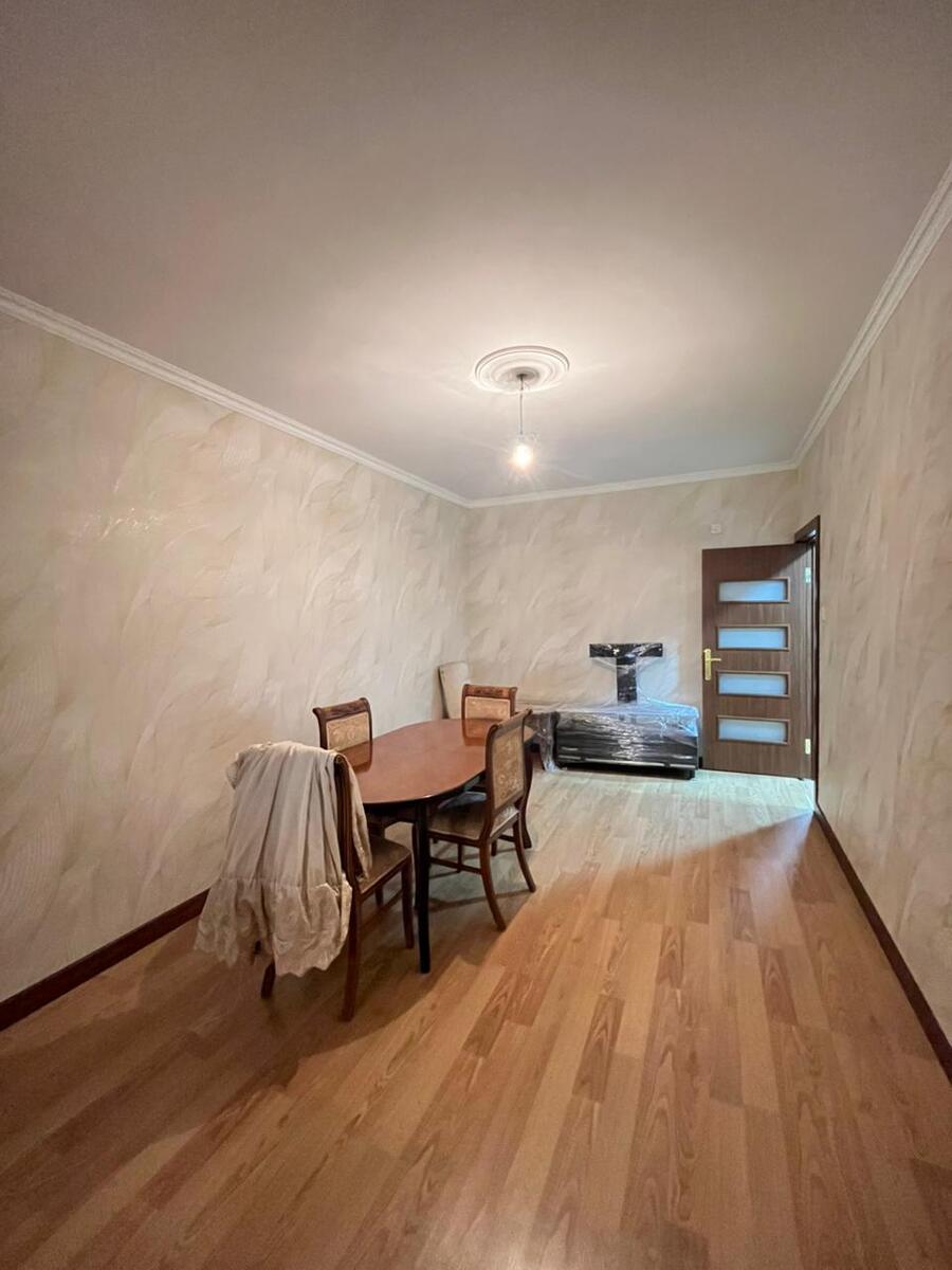 Satılır 4 otaqlı köhnə tikili 100 m² — Mənzil, Bakı (11)