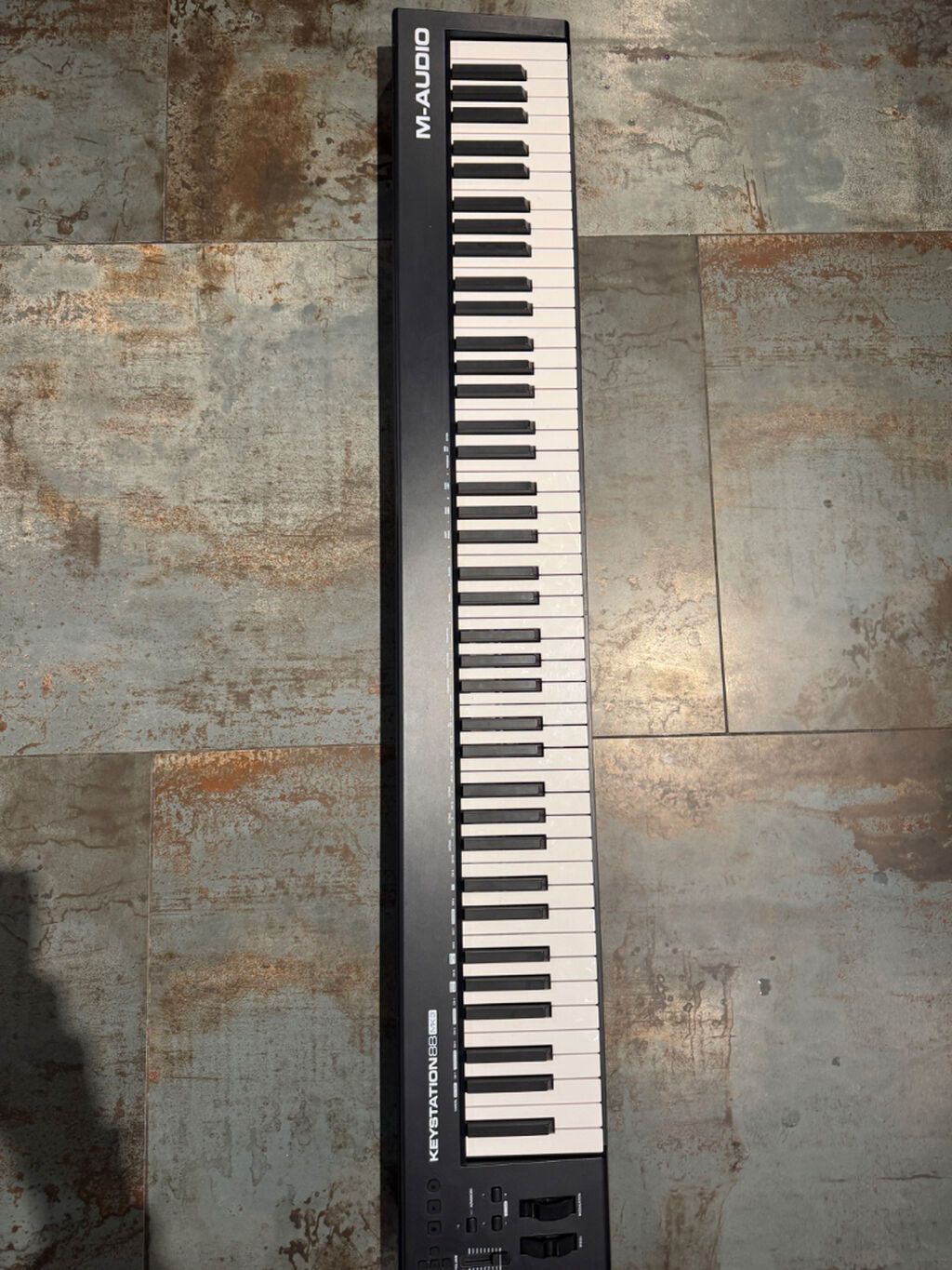 Salam herkese M-Audio Keystation 88 MK3 tezə vezyetdedi çox isdifade — Akustik sistemlər, Bakı (2)