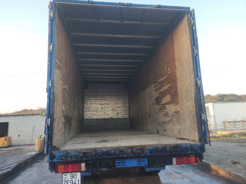 Mercedes Atego 1528, 6.4 L, 2000 il, 378 900 km 90-ZE-941 — Yük maşınları, Bakı (10)