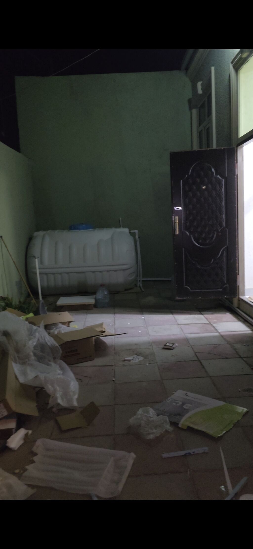 20 ci sahe Dunya market Gence tendirinin arxasında yola yaxın 2 otag 1 — Ev, villa, Bakı