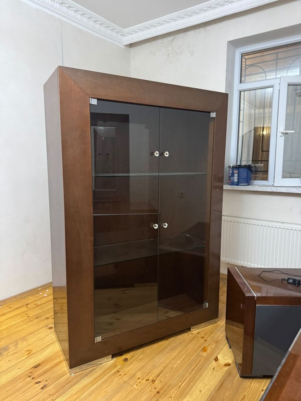 İtalyan model qoz ağacından hazırlanmış mebel dəsti Keyfiyyətli və — Qonaq otağı üçün, Digah