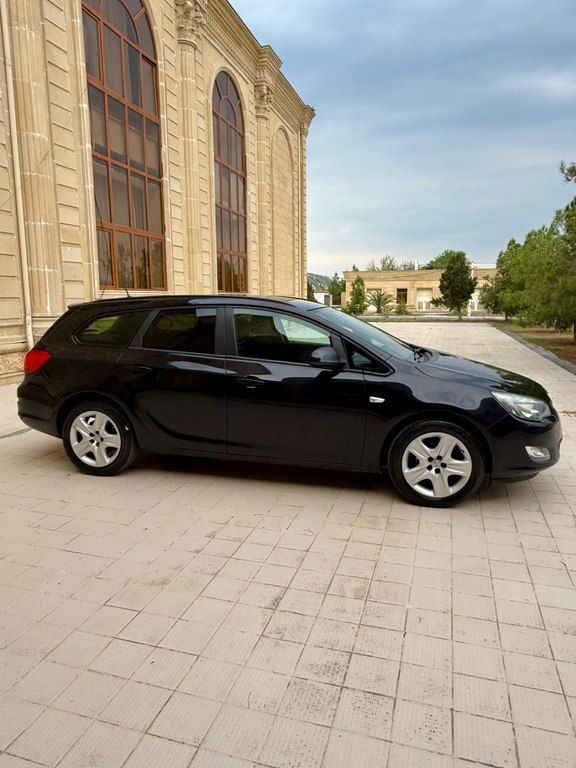 Opel Astra, 1.6 L, 2011 il, 225 000 km — Avtomobillər, Ucar (3)