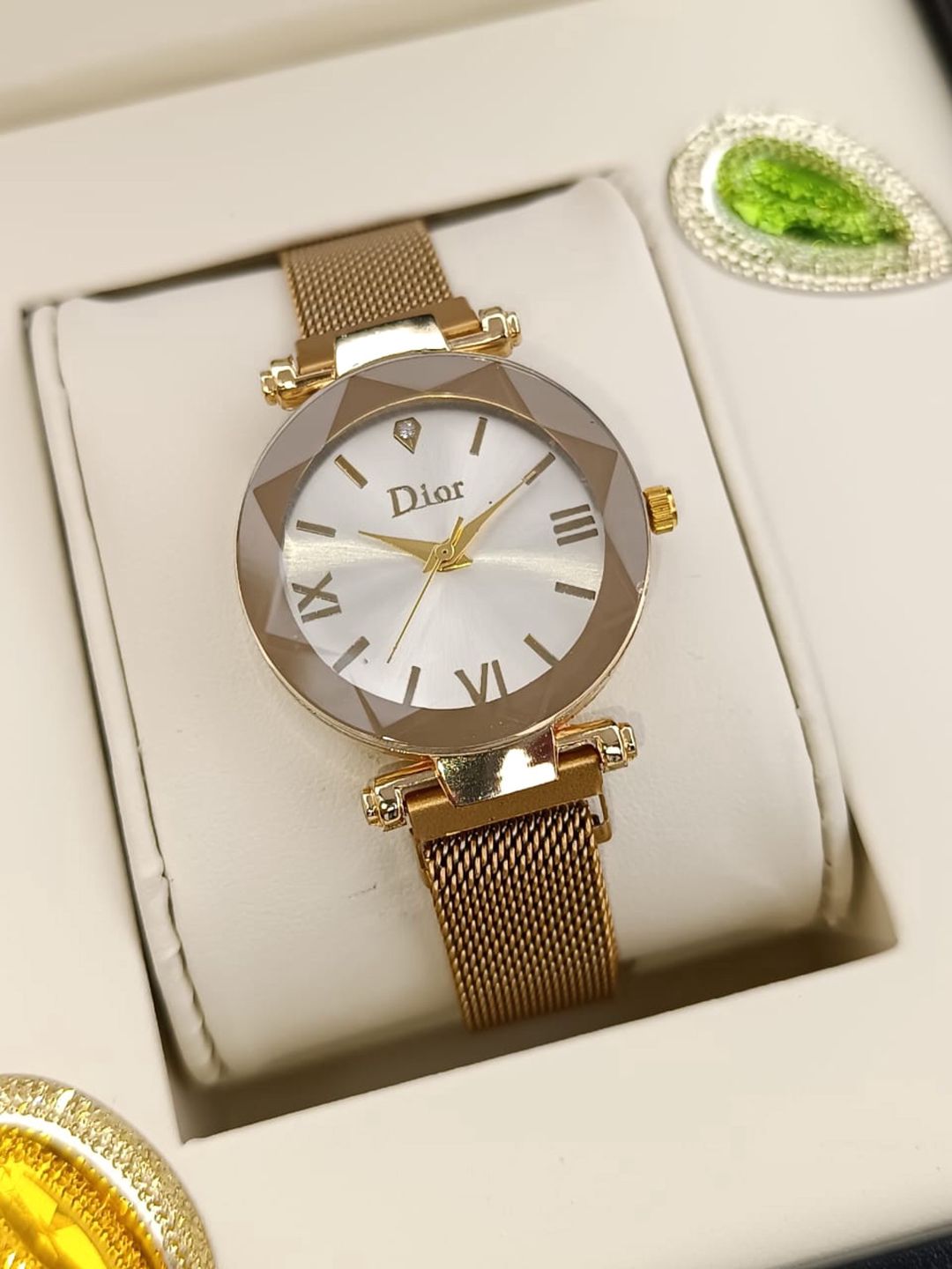 Qol saatı qadınlar üçün WS 2511 Gold White — Mallar, Bakı