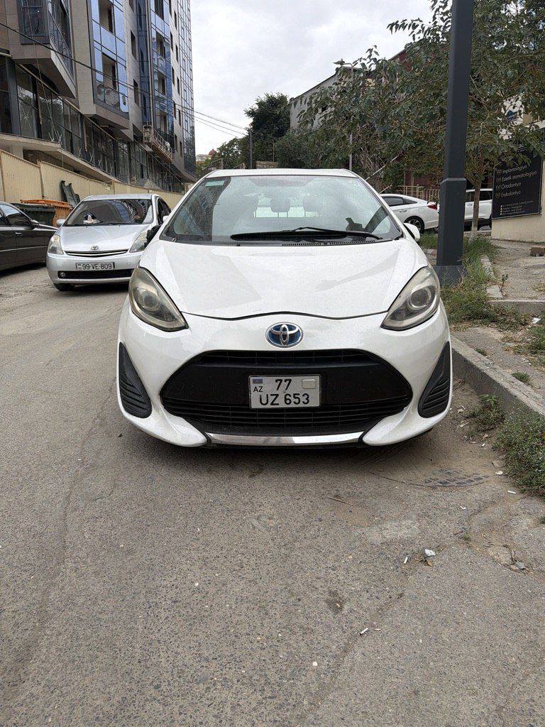 Toyota Aqua, 1.5 L, 0.87 kWh, 2019 il, 140 000 km 77-UZ-653 — Avtomobillər, Bakı