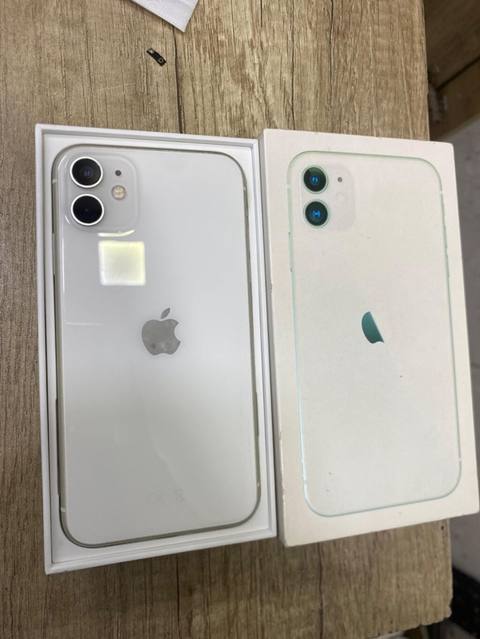 IPhone 11, 128 GB, Ağ, Simsiz şarj, Face ID — 355 ₼ · Qobu · Apple iPhone IPhone 11, 128 GB, Ağ, Simsiz şarj, Face ID — Qobu