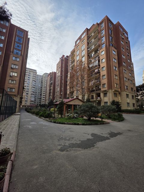 Satılır 10 otaqlı ofis 349 m² — Bakı