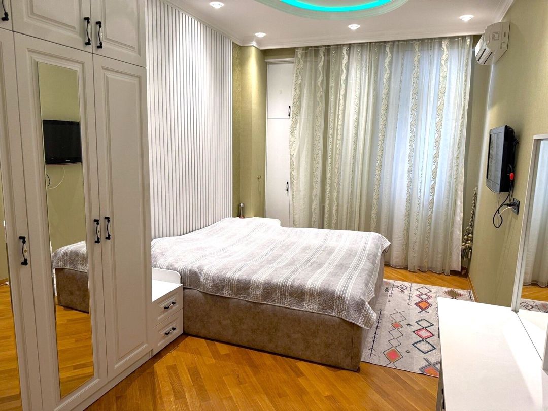Satılır 4 otaqlı yeni tikili 180 m² — Mənzil, Bakı (4)