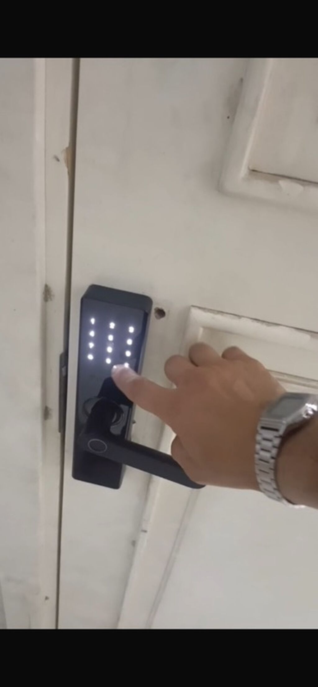 Barmaq izi ilə işləyən ağıllı qapı kilidi – Smartlock Fingerprint — Pəncərələr, qapılar, balkonlar, Masazır (4)