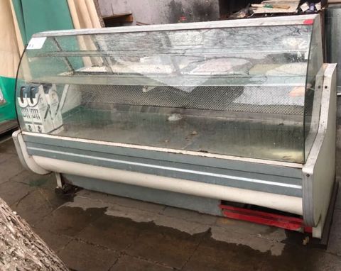 Soyuducu 2m 250azn Bileceri 4615 leli — Digah