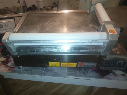 Peşəkar xəmir yayma/ruletka maşını - Elektrikli, paslanmayan poladdan — Yevlax